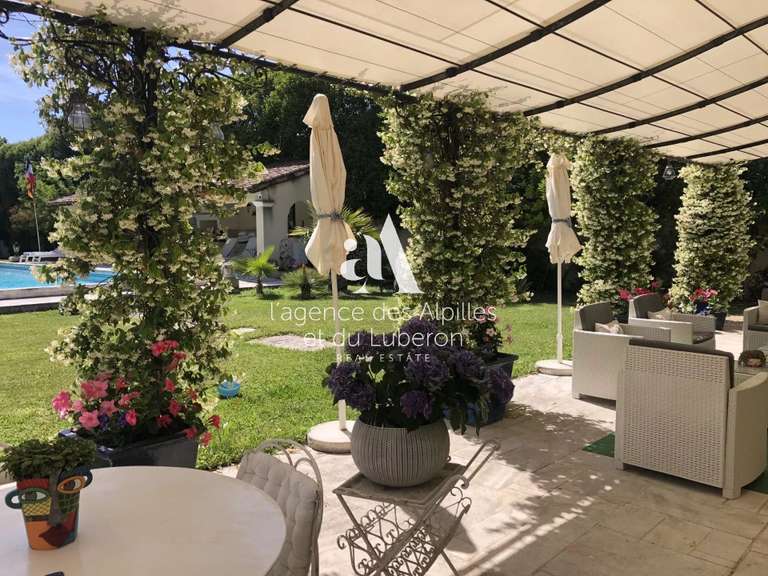 House Saint-Rémy-de-Provence - 5 bedrooms - 580m²