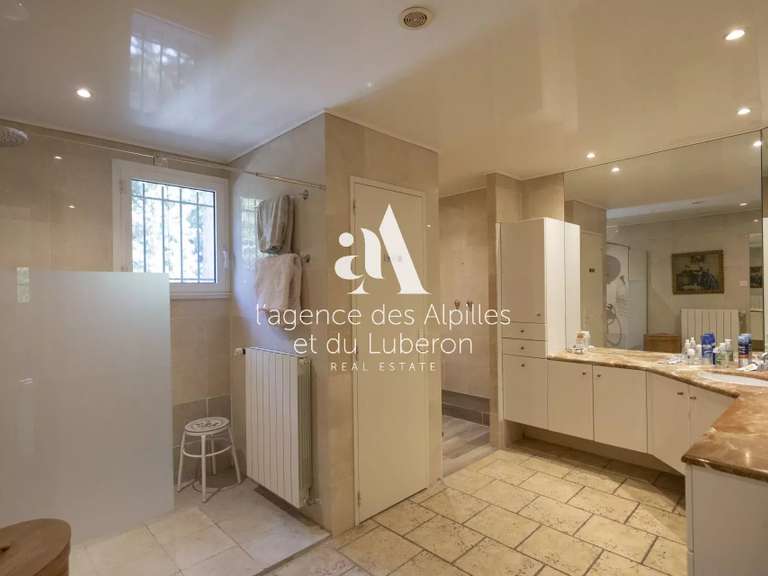 House Saint-Rémy-de-Provence - 4 bedrooms - 210m²