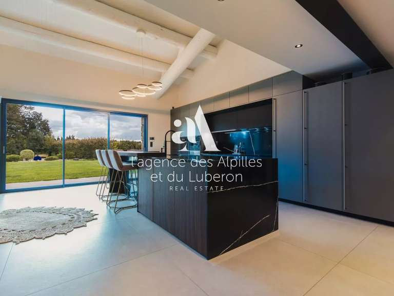 Maison Saint-Rémy-de-Provence - 4 chambres - 250m²