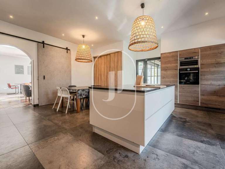 House Saint-Rémy-de-Provence - 4 bedrooms - 215m²