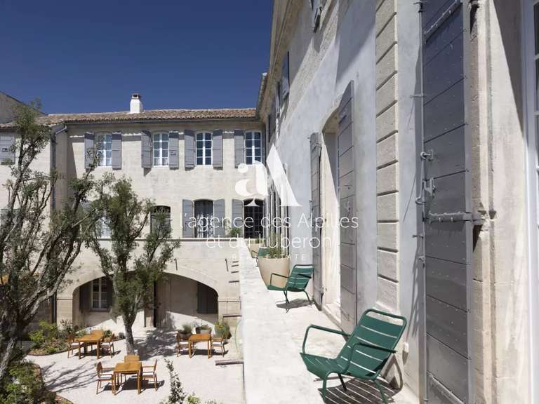 Maison Saint-Rémy-de-Provence - 11 chambres - 1100m²