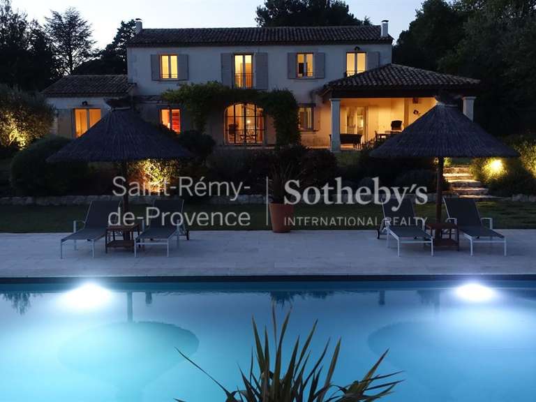 Maison Saint-Rémy-de-Provence - 4 chambres - 268m²