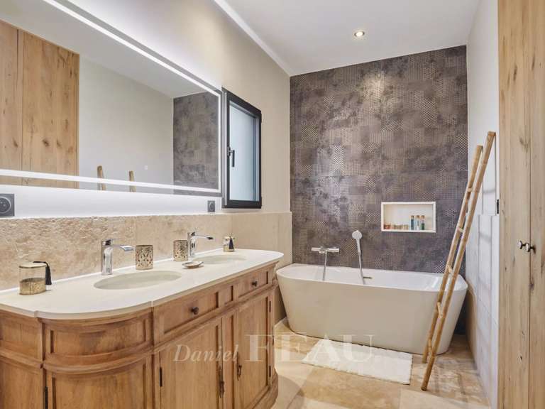 Maison Saint-Rémy-de-Provence - 4 chambres - 200m²