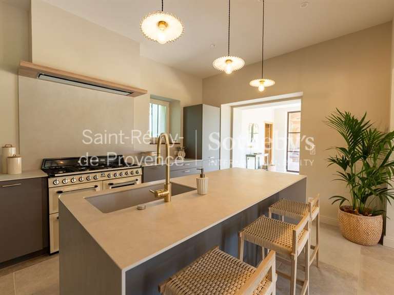 Maison Saint-Rémy-de-Provence - 5 chambres - 210m²