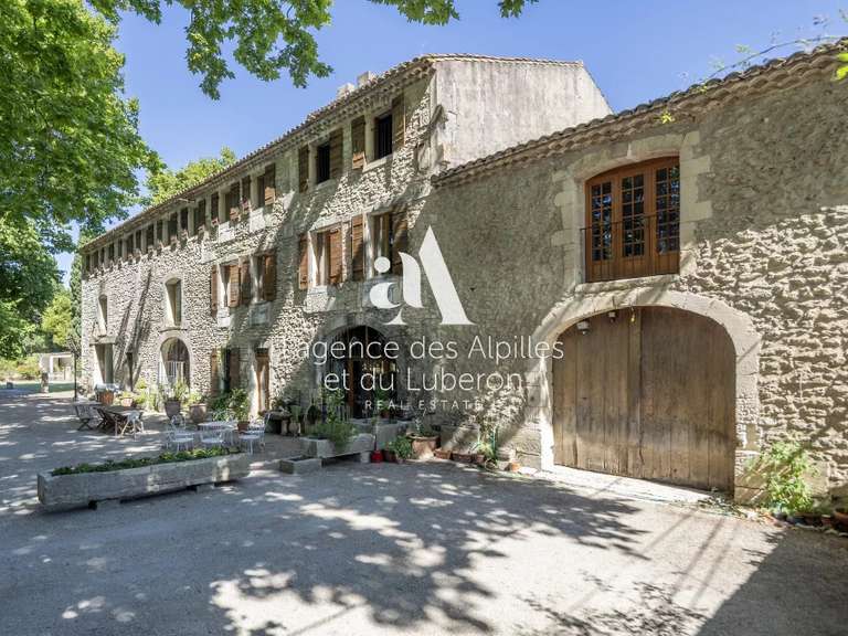 Maison Saint-Rémy-de-Provence - 10 chambres - 1184m²
