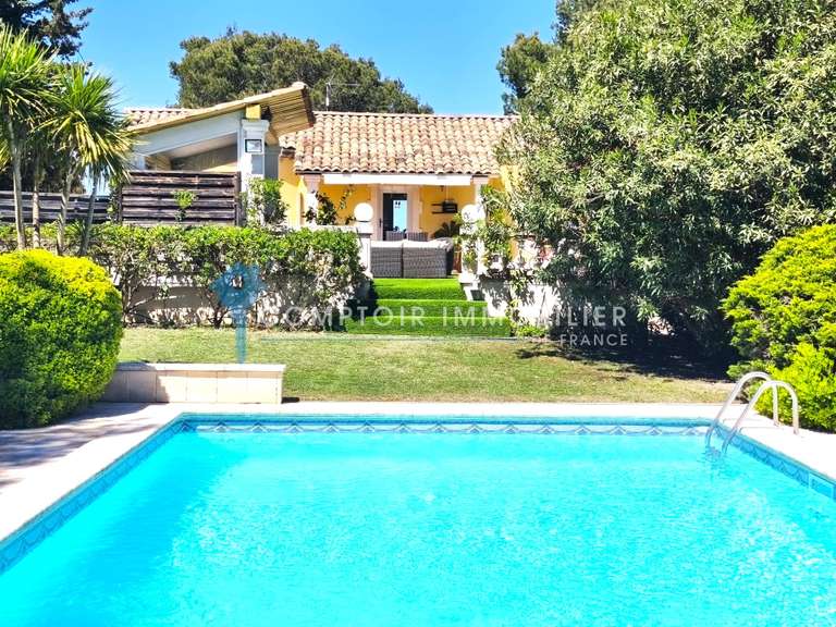 House Saint-Rémy-de-Provence - 5 bedrooms - 190m²