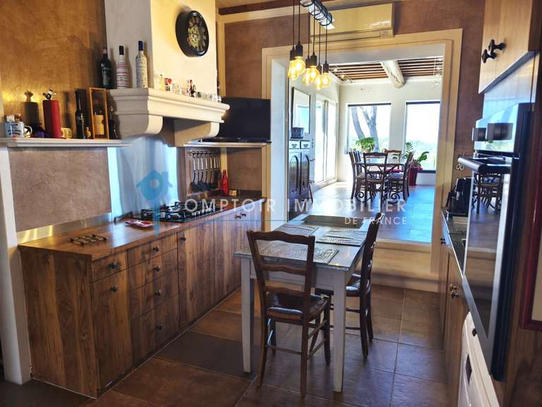 House Saint-Rémy-de-Provence - 5 bedrooms - 190m²