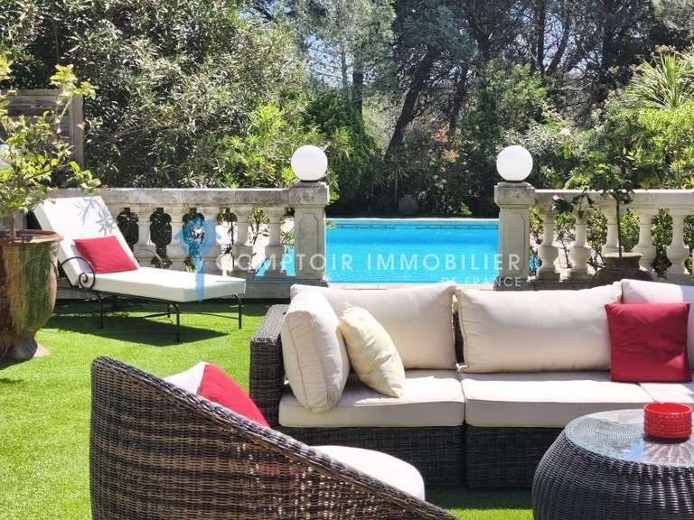 House Saint-Rémy-de-Provence - 5 bedrooms - 190m²