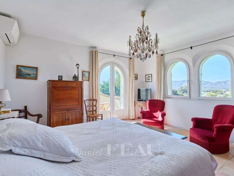 Maison Saint-Rémy-de-Provence - 5 chambres - 238m²