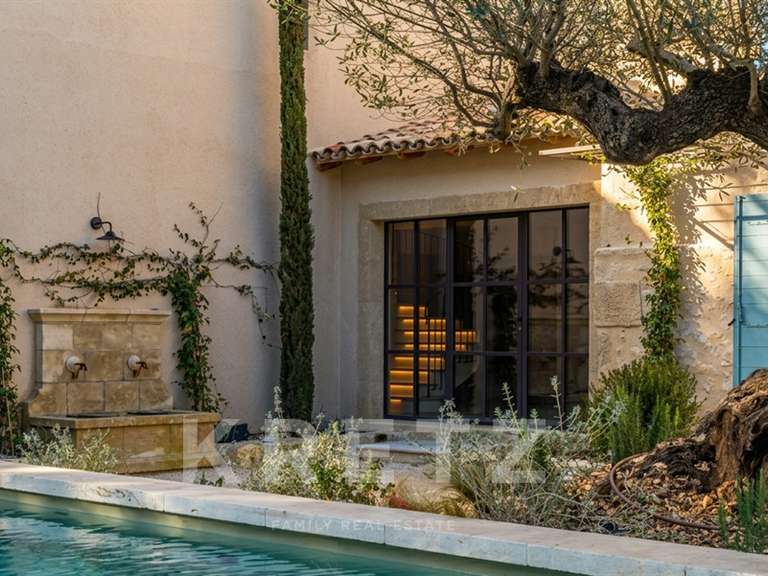 Maison Saint-Rémy-de-Provence - 5 chambres - 265m²