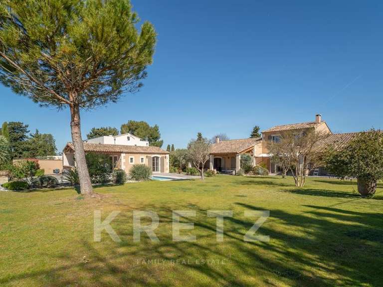 Maison Saint-Rémy-de-Provence - 5 chambres - 260m²