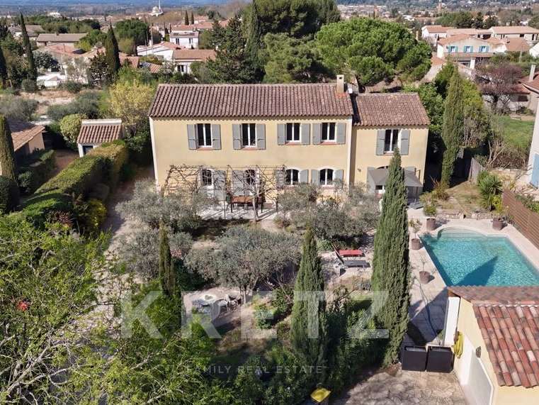 House Saint-Rémy-de-Provence - 5 bedrooms - 214m²