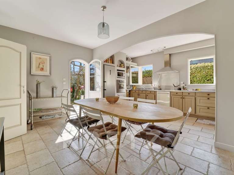 Maison Saint-Rémy-de-Provence - 5 chambres - 214m²