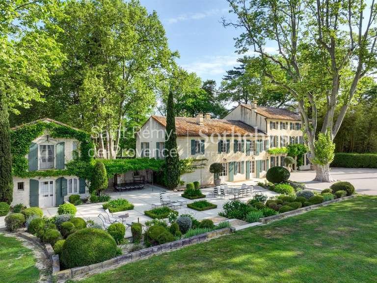 Maison Saint-Rémy-de-Provence - 9 chambres - 1006m²