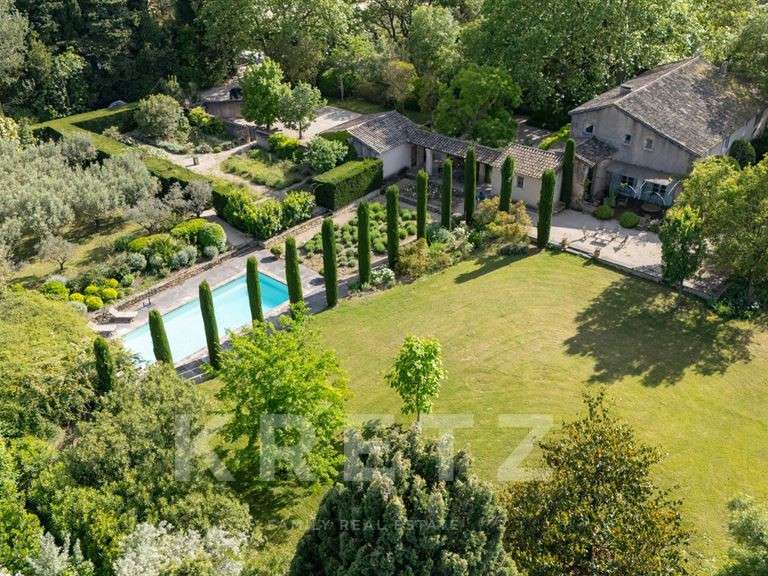 Maison Saint-Rémy-de-Provence - 4 chambres - 253m²