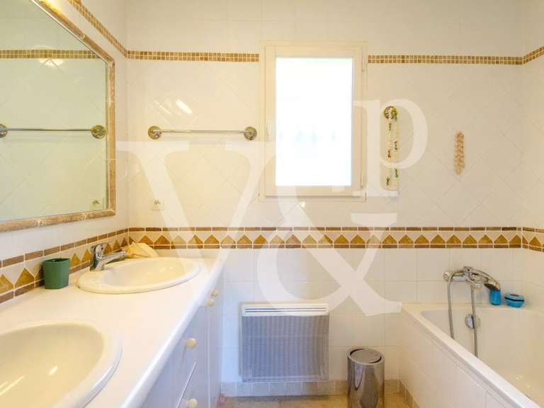 Maison Saint-Rémy-de-Provence - 5 chambres - 238m²