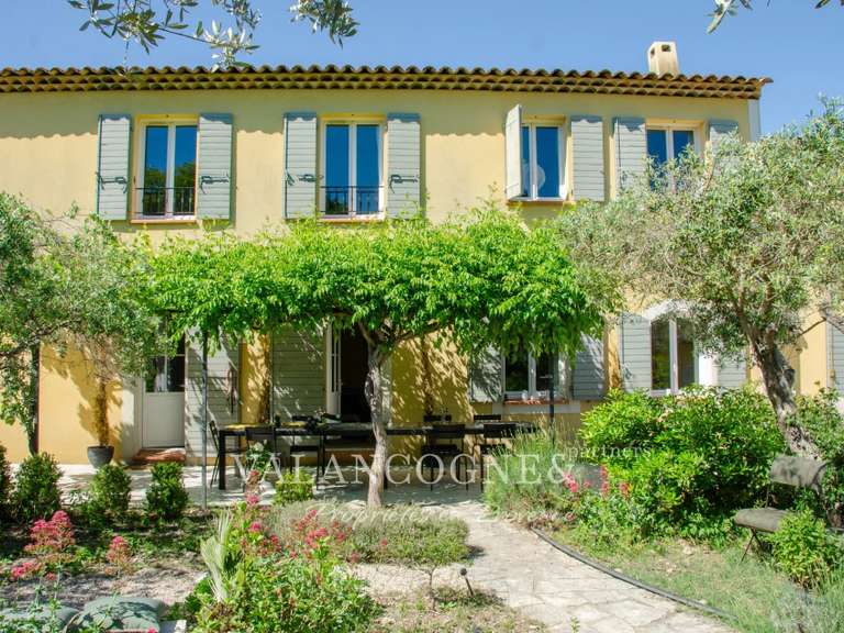 Maison Saint-Rémy-de-Provence - 5 chambres - 238m²