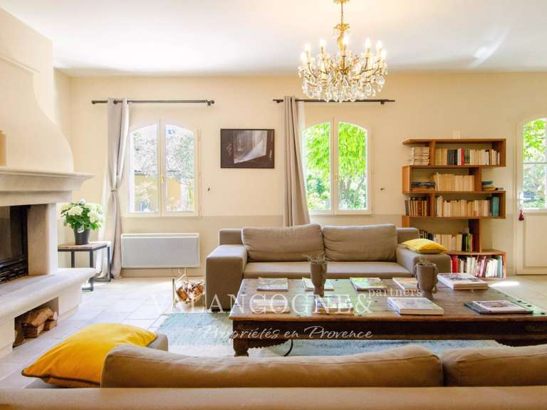 Maison Saint-Rémy-de-Provence - 5 chambres - 238m²