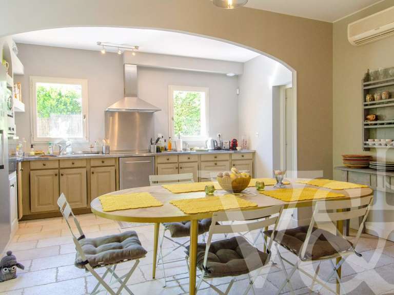 Maison Saint-Rémy-de-Provence - 5 chambres - 238m²