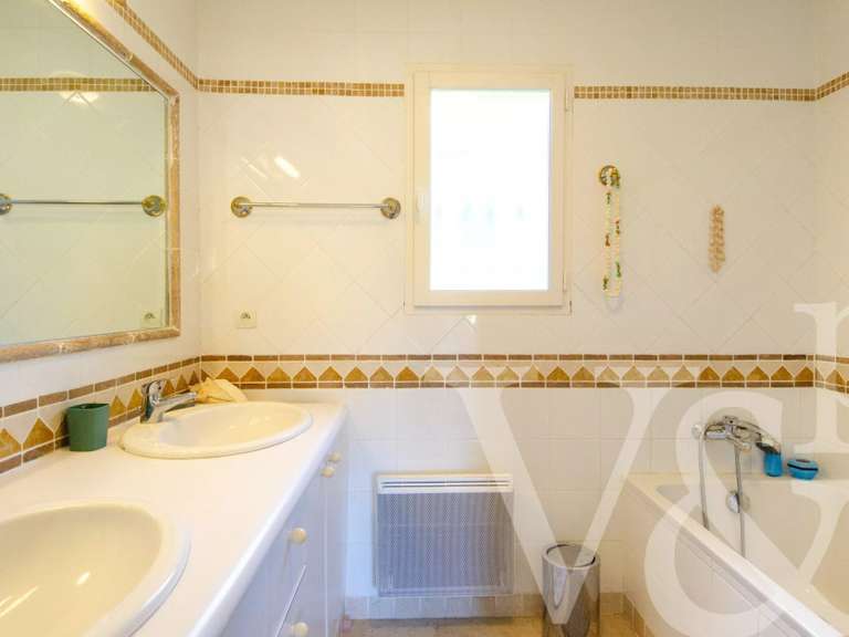 Maison Saint-Rémy-de-Provence - 5 chambres - 238m²