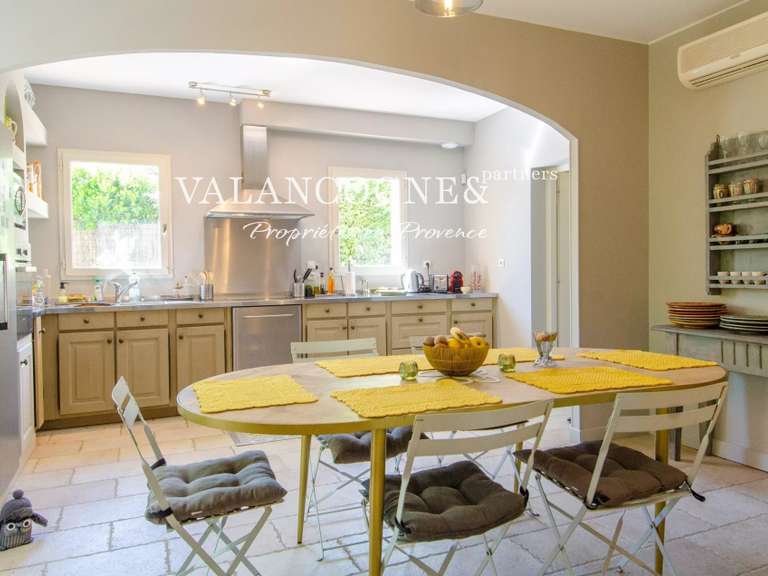 Maison Saint-Rémy-de-Provence - 5 chambres - 238m²