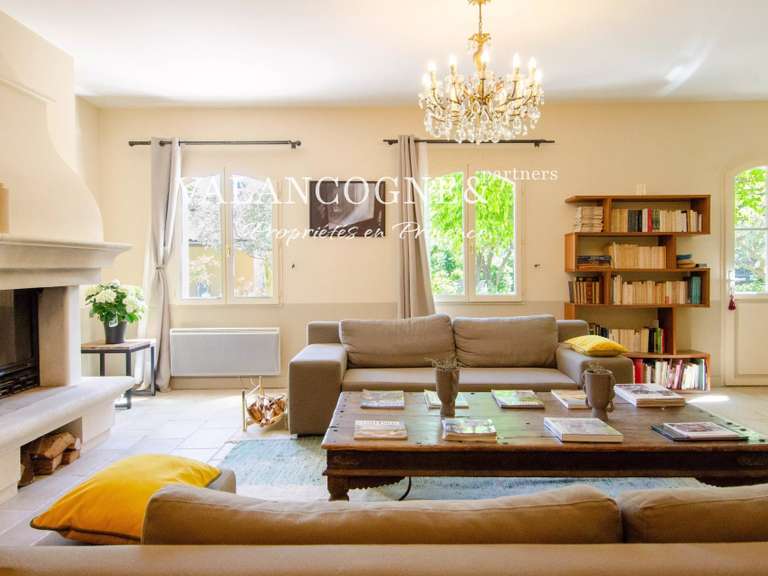 Maison Saint-Rémy-de-Provence - 5 chambres - 238m²