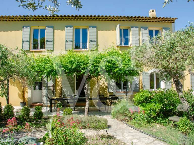 Maison Saint-Rémy-de-Provence - 5 chambres - 238m²
