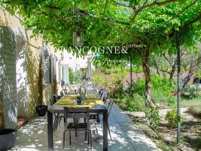 Maison Saint-Rémy-de-Provence - 5 chambres - 238m²