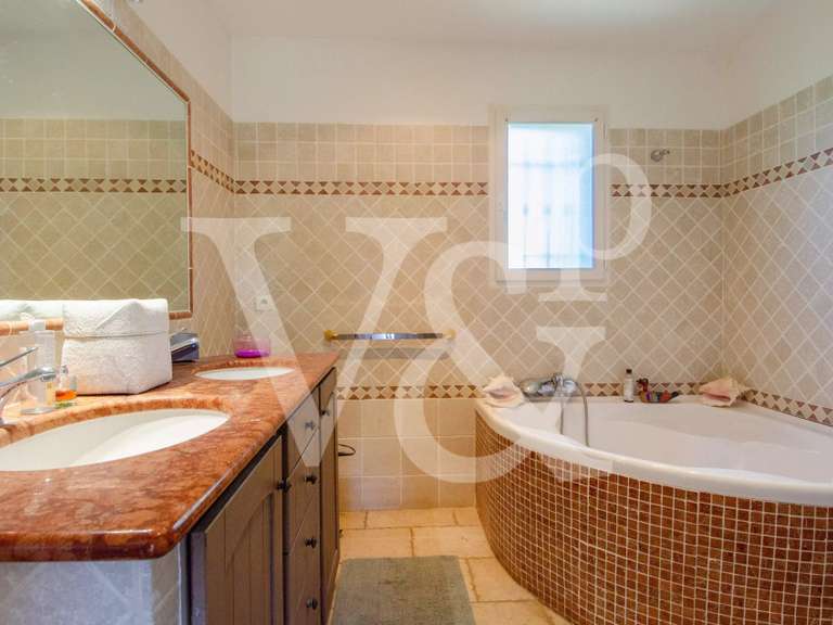 Maison Saint-Rémy-de-Provence - 5 chambres - 238m²
