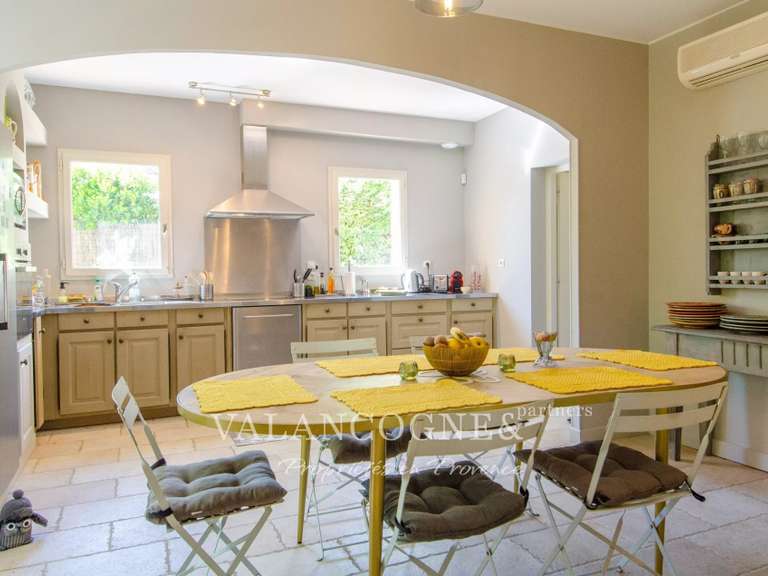 Maison Saint-Rémy-de-Provence - 5 chambres - 238m²