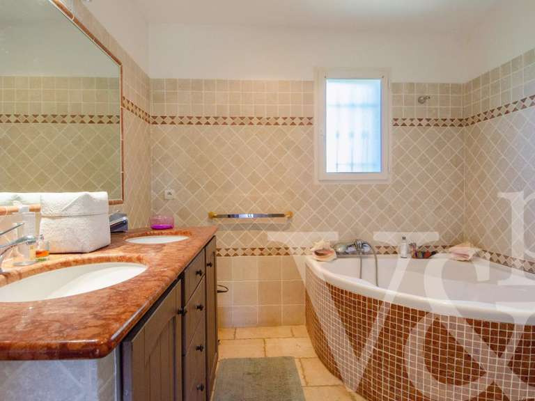 Maison Saint-Rémy-de-Provence - 5 chambres - 238m²