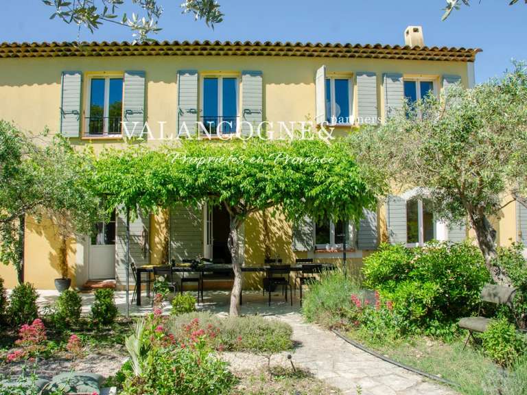 Maison Saint-Rémy-de-Provence - 5 chambres - 238m²
