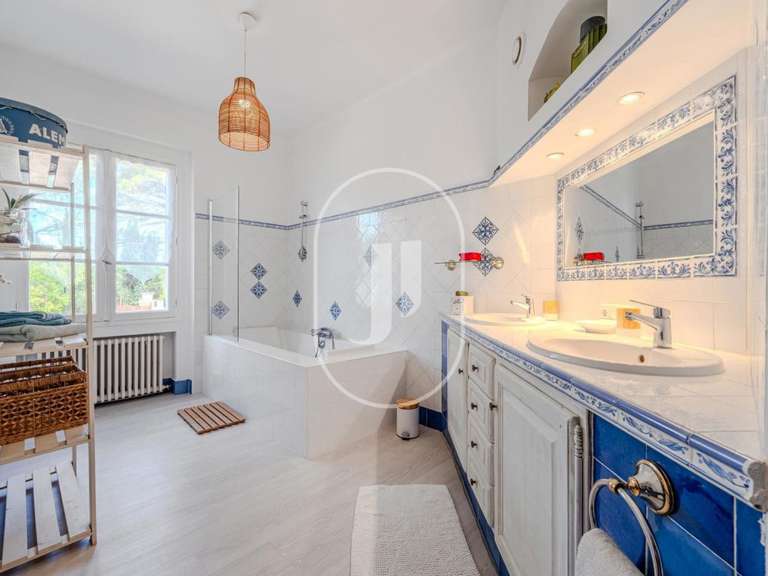 House Saint-Rémy-de-Provence - 5 bedrooms - 230m²