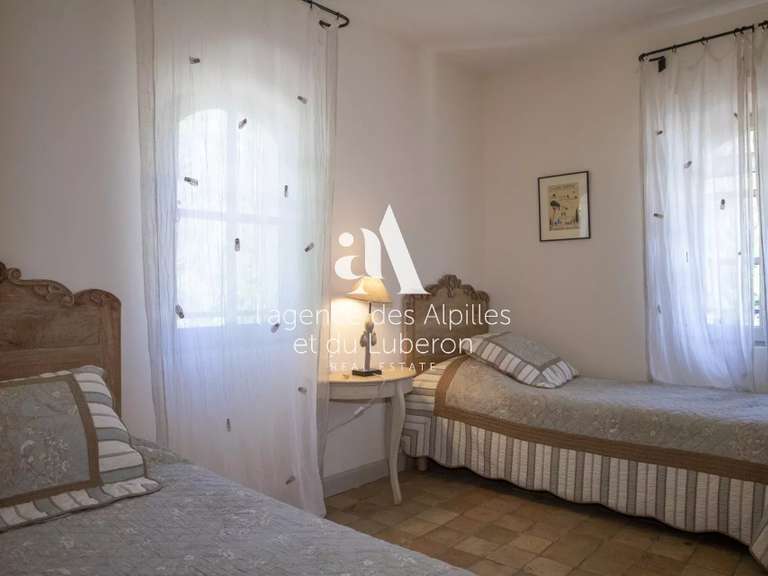 Maison Saint-Rémy-de-Provence - 4 chambres - 230m²