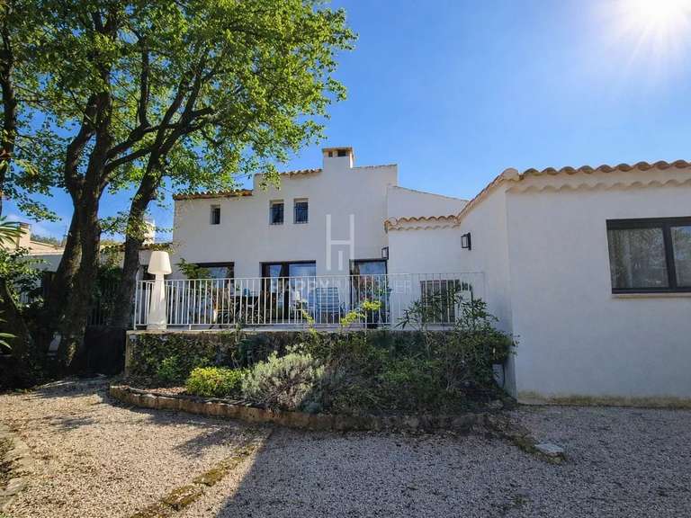 House Saint-Rémy-de-Provence - 5 bedrooms - 200m²