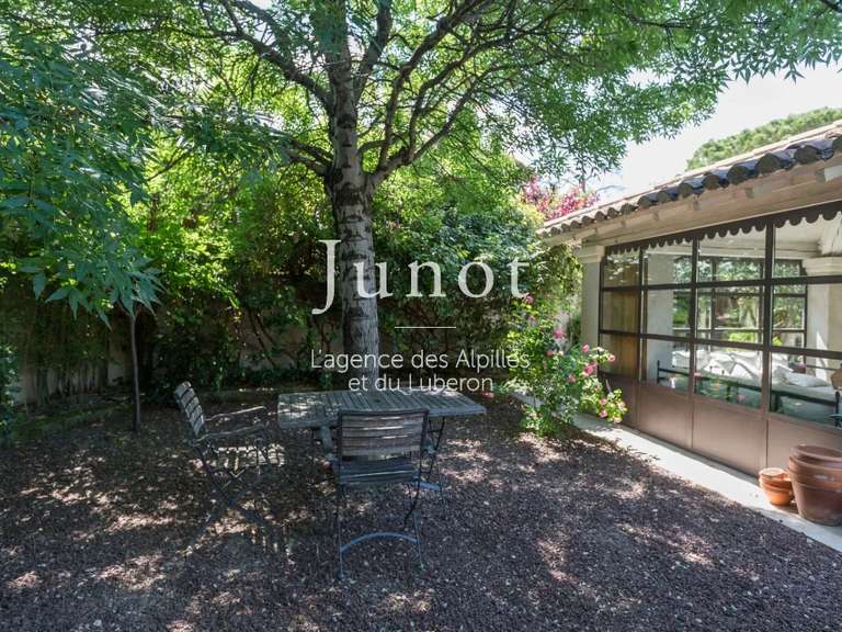 House Saint-Rémy-de-Provence - 4 bedrooms - 900m²