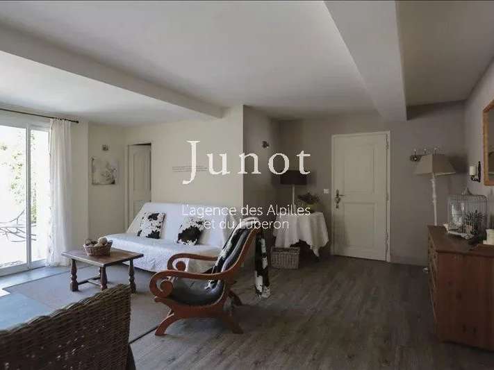 House Saint-Rémy-de-Provence - 4 bedrooms - 900m²
