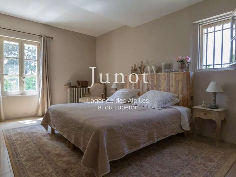 House Saint-Rémy-de-Provence - 4 bedrooms - 900m²