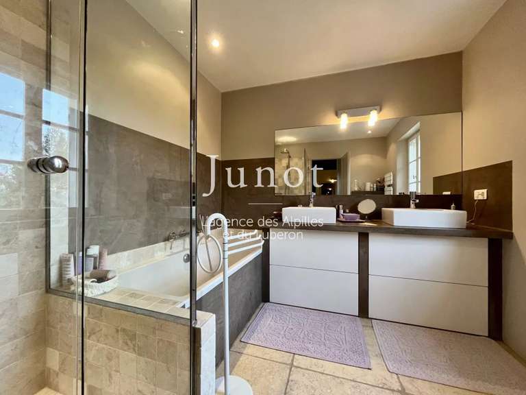 House Saint-Rémy-de-Provence - 4 bedrooms - 200m²