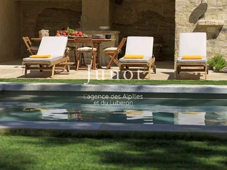 House Saint-Rémy-de-Provence - 3 bedrooms - 800m²