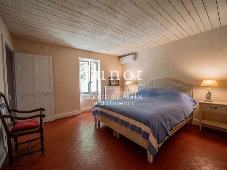 House Saint-Rémy-de-Provence - 5 bedrooms - 200m²