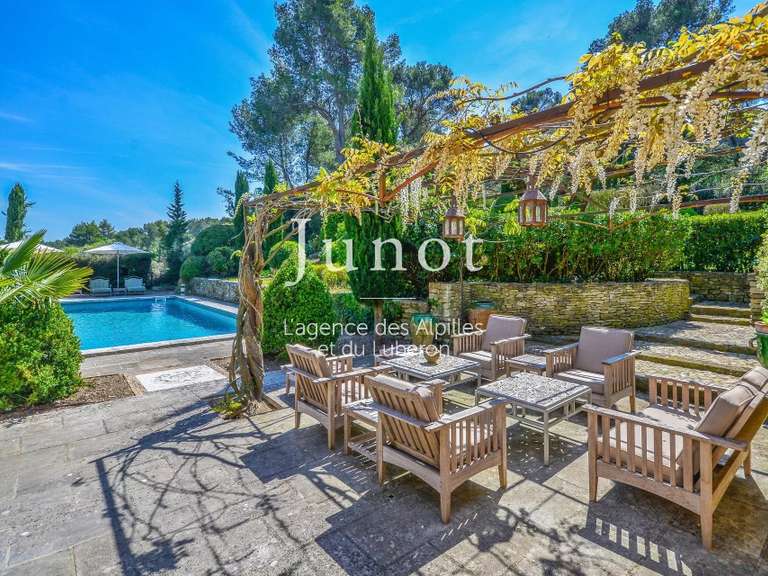 House Saint-Rémy-de-Provence - 5 bedrooms - 10000m²