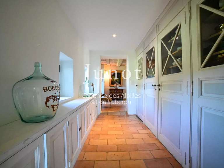House Saint-Rémy-de-Provence - 5 bedrooms - 10000m²