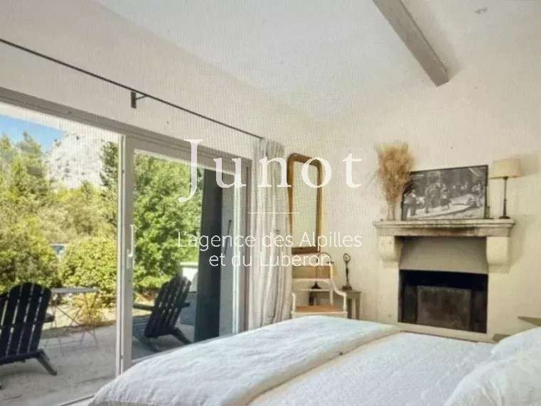 House Saint-Rémy-de-Provence - 4 bedrooms - 7000m²
