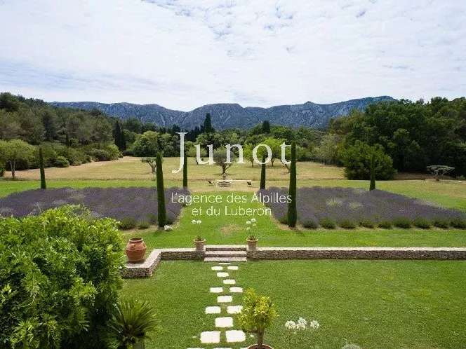 House Saint-Rémy-de-Provence - 7 bedrooms - 300m²