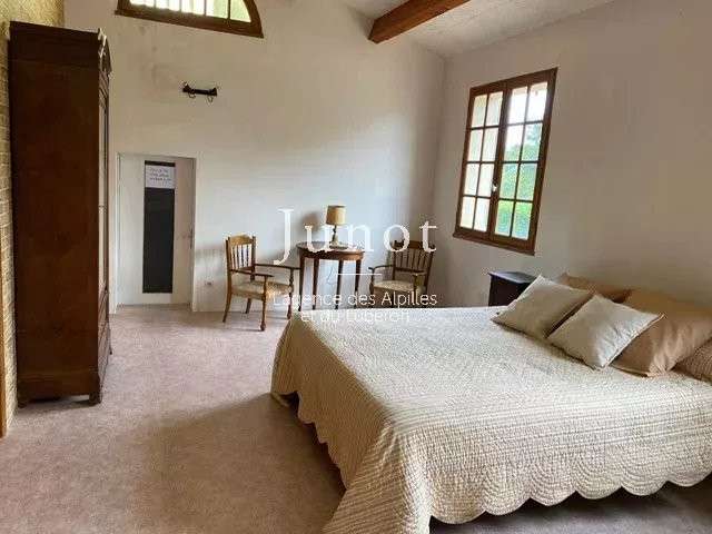 Maison Saint-Rémy-de-Provence - 3 chambres - 210m²