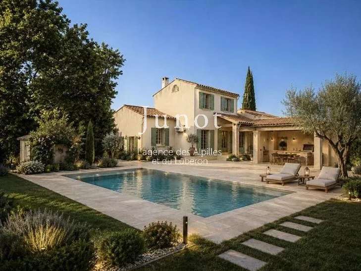 Maison Saint-Rémy-de-Provence - 3 chambres - 210m²