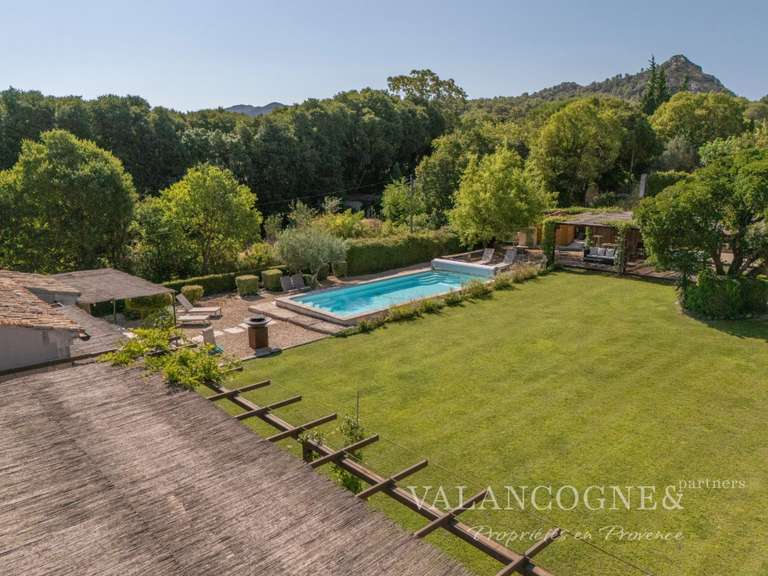 Maison Saint-Rémy-de-Provence - 4 chambres - 213m²