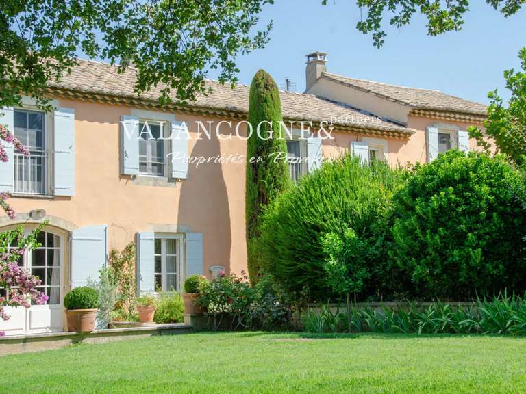 Maison Saint-Rémy-de-Provence - 5 chambres - 343m²