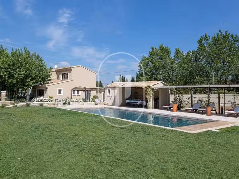 Maison Saint-Rémy-de-Provence - 5 chambres - 268m²